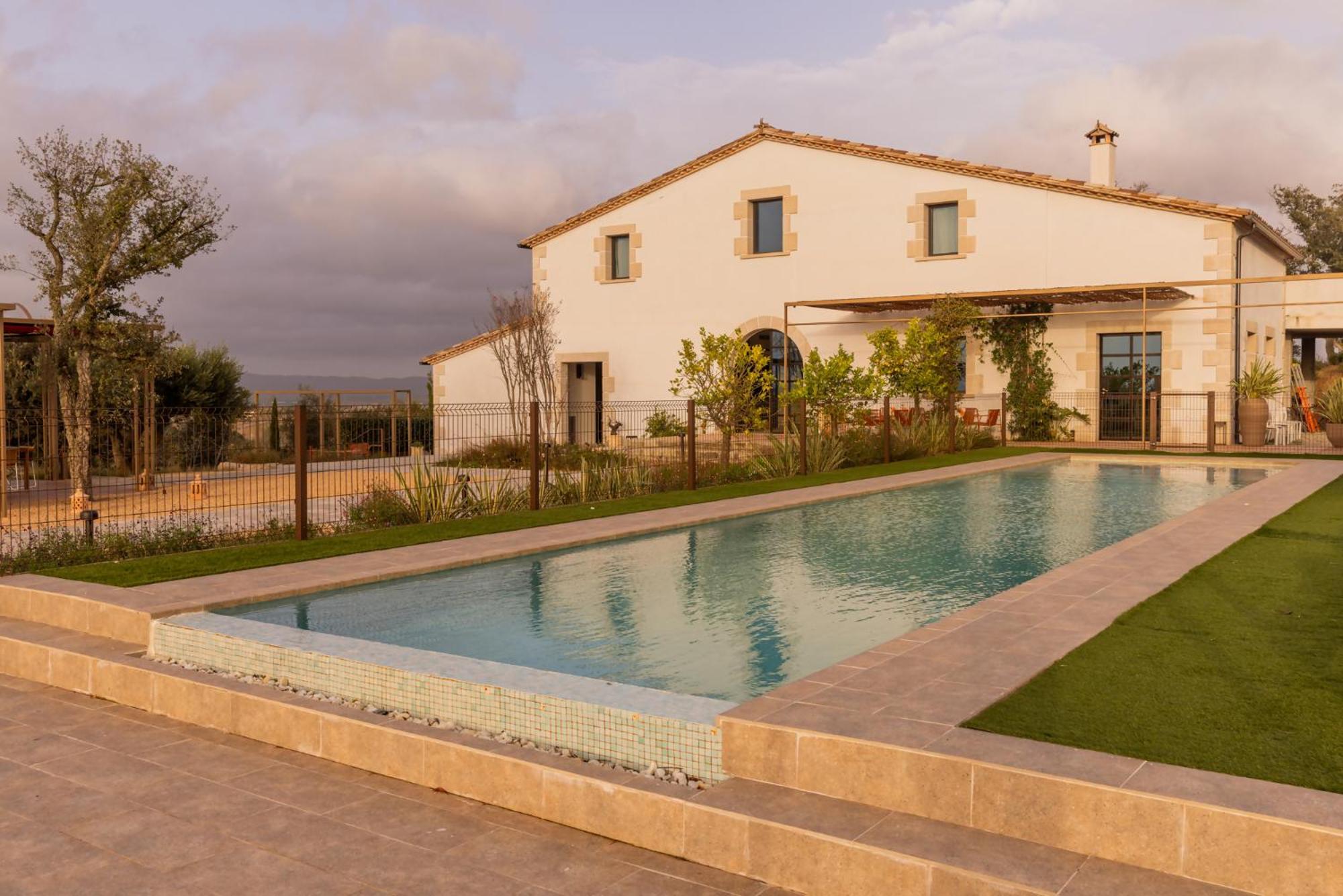 Bufi Espectacular Casa Con Piscina Interior Villa Llagostera